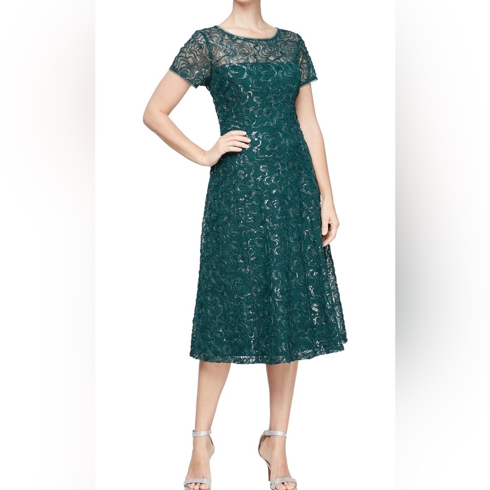 Beautiful rich green dress with sequins detailing